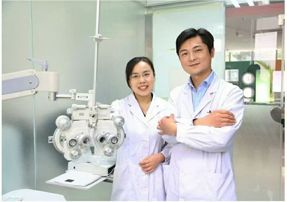 现代视光中心客户回访区